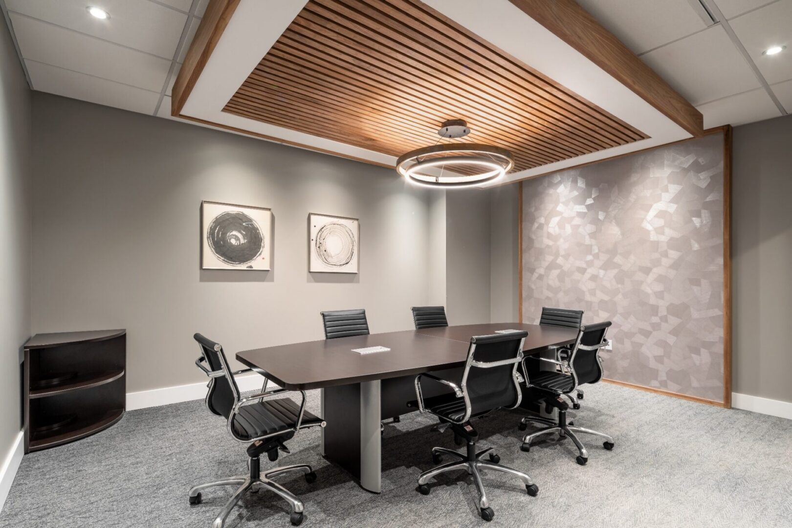 6a31f82eb865f_Boardroom Image